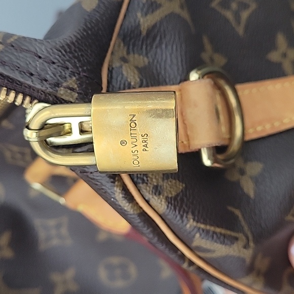 Louis Vuitton Limited Edition World Tour Speedy 30 Bandouliere Bag - Picture 8 of 15